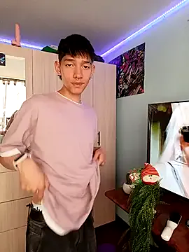 Freechat heyy_noah11 on StripChat