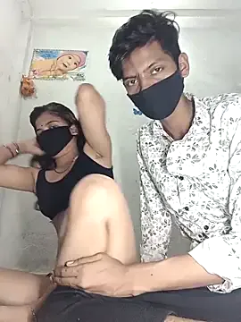 hiddennisha on StripChat 