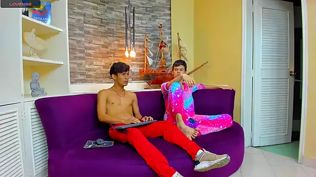 Freechat Holdme_Hot on StripChat