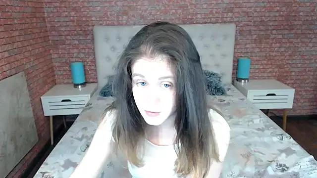 Holliy_Cooper from StripChat is Freechat