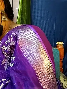 Freechat Honey-flowerr on StripChat