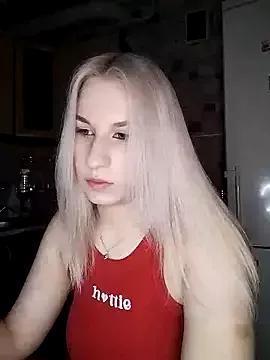 HoneyNelly from StripChat is Freechat