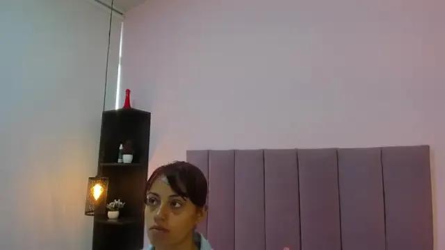 HoollyHendrix from StripChat is Freechat