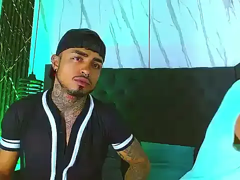 Freechat Hot_Latino_x on StripChat