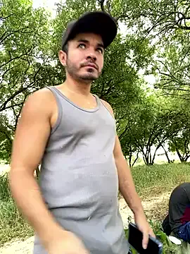 Freechat hotboys1924 on StripChat