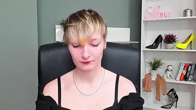 hottieBlair from StripChat