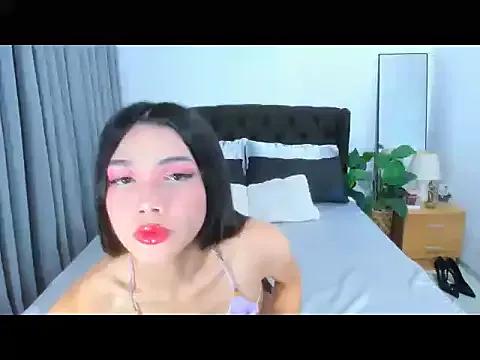 HugeCock_eighteen from StripChat is Freechat