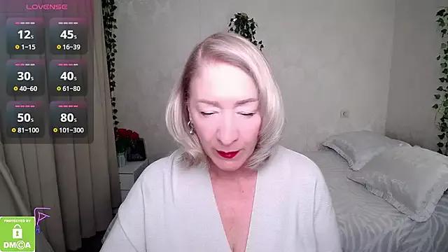 hunters_woman from StripChat is Freechat