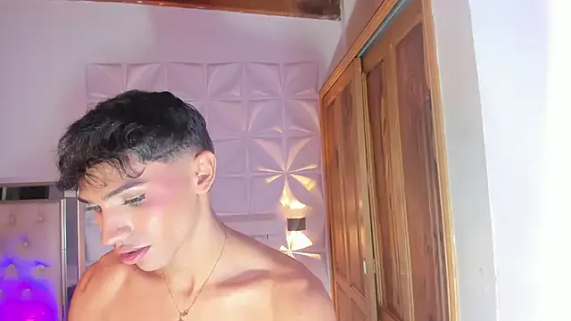 Freechat im_sebaslopez on StripChat