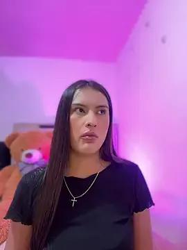 isabella__r444 from StripChat is Freechat