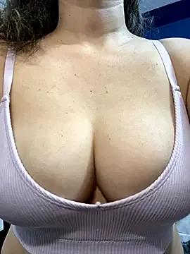 Isakeys_ from StripChat