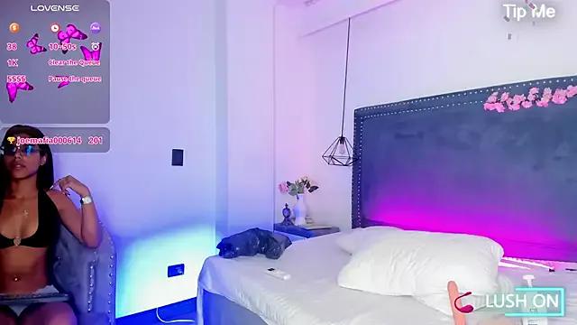 JadeHollis from StripChat is Freechat