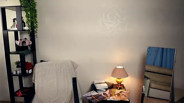 Freechat JanellHousen on StripChat