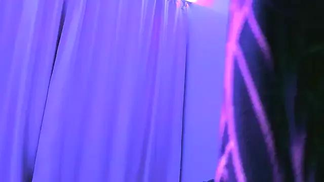 JanetShy from StripChat is Freechat