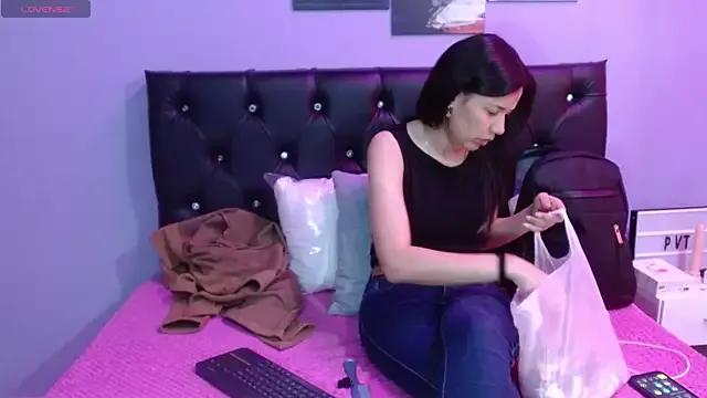 Jazmin_ny from StripChat is Freechat