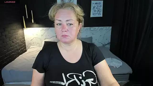 JenniferLight from StripChat is Freechat