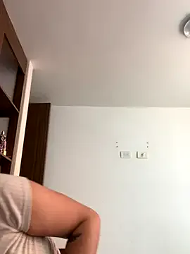 Freechat JuanaFisher on StripChat