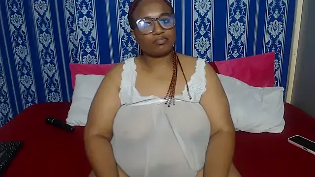 Freechat JUICEYLIPS333 on StripChat