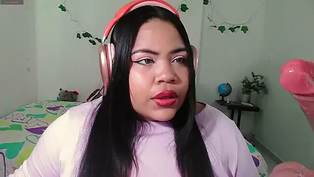 Freechat Juicy_elenxx on StripChat