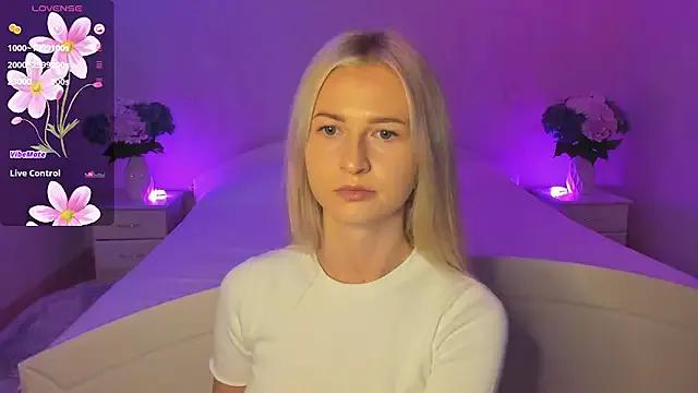 Julie_Blaze from StripChat is Freechat
