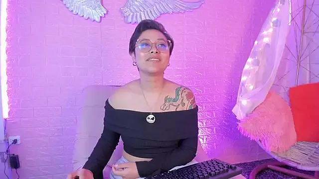Juliexxxtasy from StripChat is Freechat