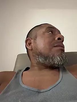 julio_p from StripChat is Freechat