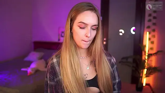 Freechat Kamila_icee on StripChat