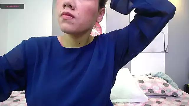 kamilahnajwa from StripChat is Freechat