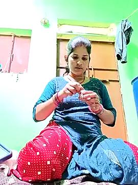 Karishma_cute from StripChat is Freechat