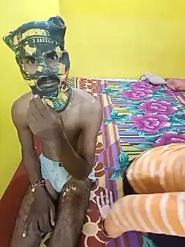 Karisma-sexy-couple from StripChat is Freechat
