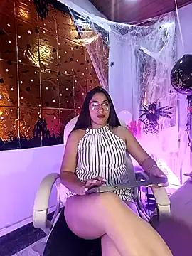 Karoline21 from StripChat is Freechat