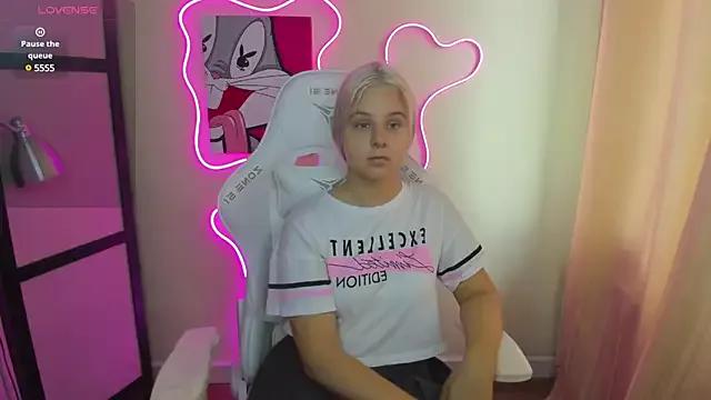 KateRemix from StripChat is Freechat