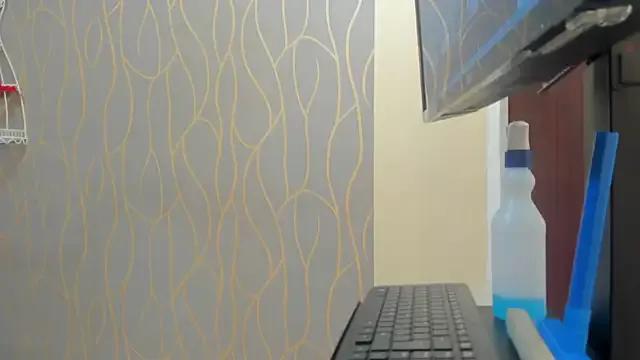 Kayladeepp on StripChat