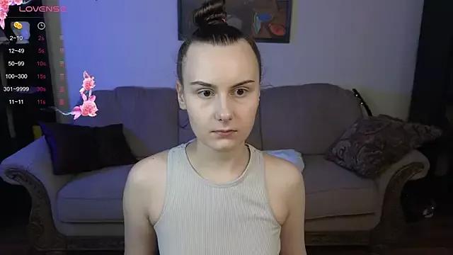 Kelly_Cartier from StripChat is Freechat