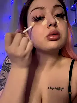 Freechat KellyMoors on StripChat