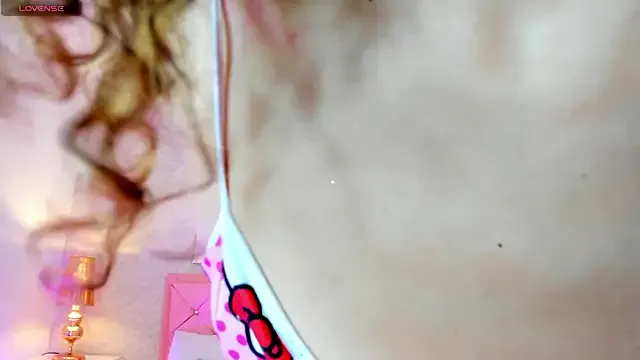 Freechat kendallspears_1 on StripChat