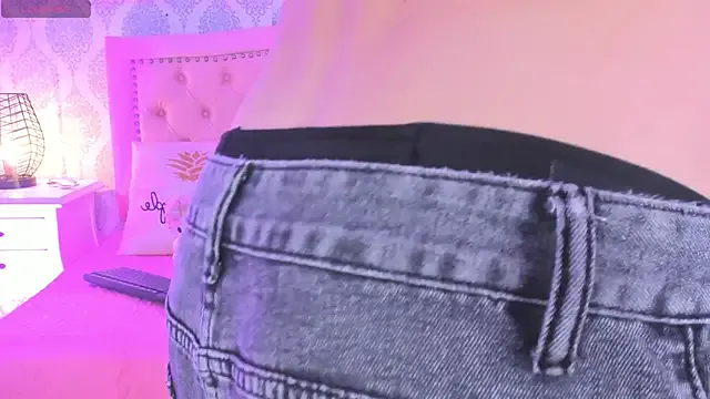 Freechat kendallspears_1 on StripChat