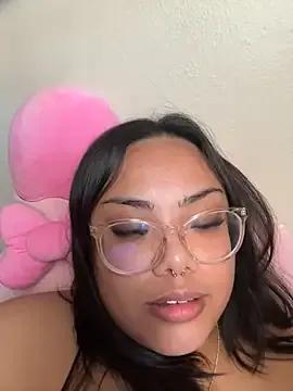 kiaradanielaxx from StripChat is Freechat