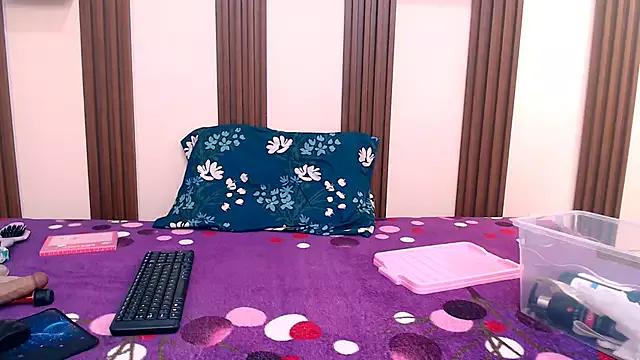 kimberly18cute from StripChat is Freechat
