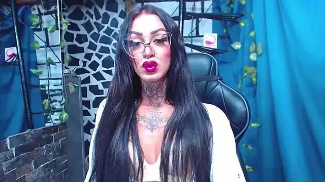 Kissingdevil from StripChat