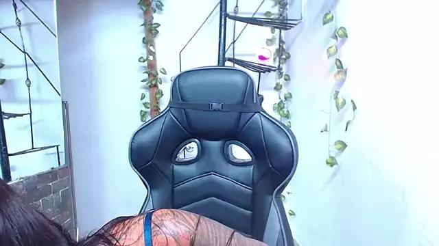 Kissingdevil from StripChat