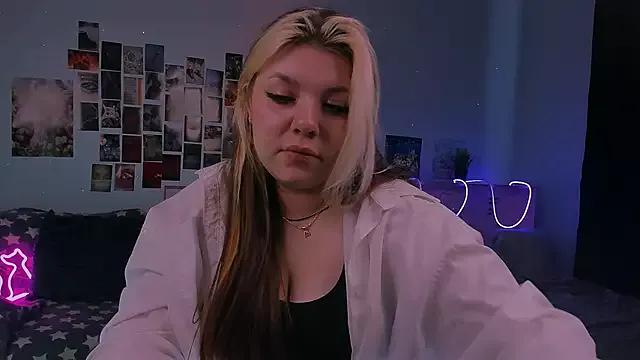 kissmywings from StripChat is Freechat
