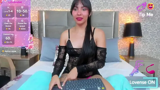 Freechat KoralBlum on StripChat