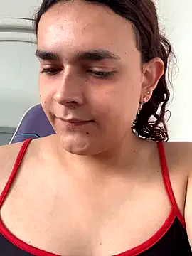 Freechat La-Gatiita-trans on StripChat