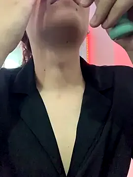 Freechat La-Gatiita-trans on StripChat