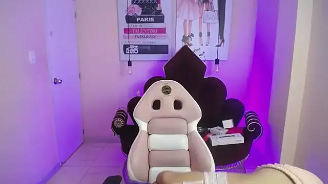 LadyWawy from StripChat is Freechat