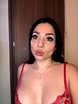 laemmarouse from StripChat is Freechat
