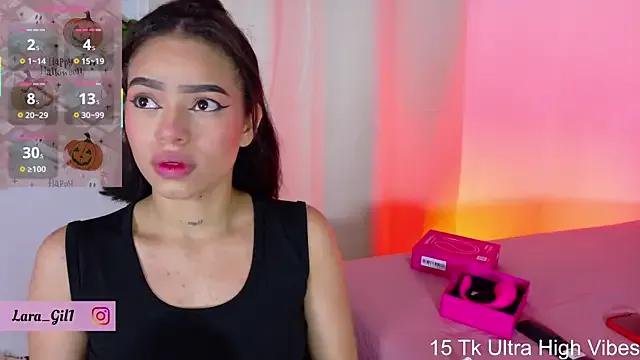 LaraGiil from StripChat is Freechat