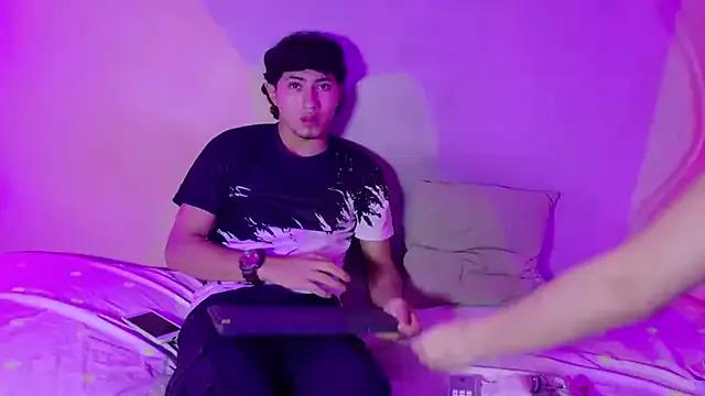 Laura_and_Kevin from StripChat is Freechat