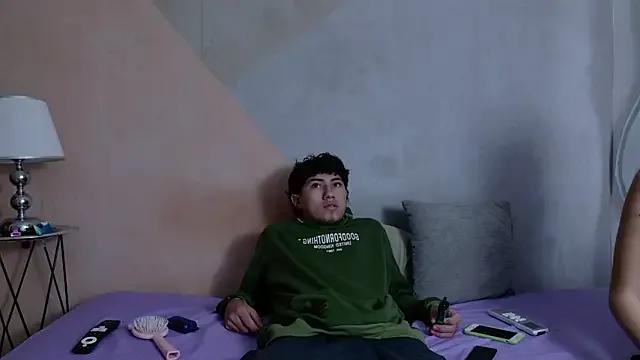 Laura_and_Kevin from StripChat is Freechat